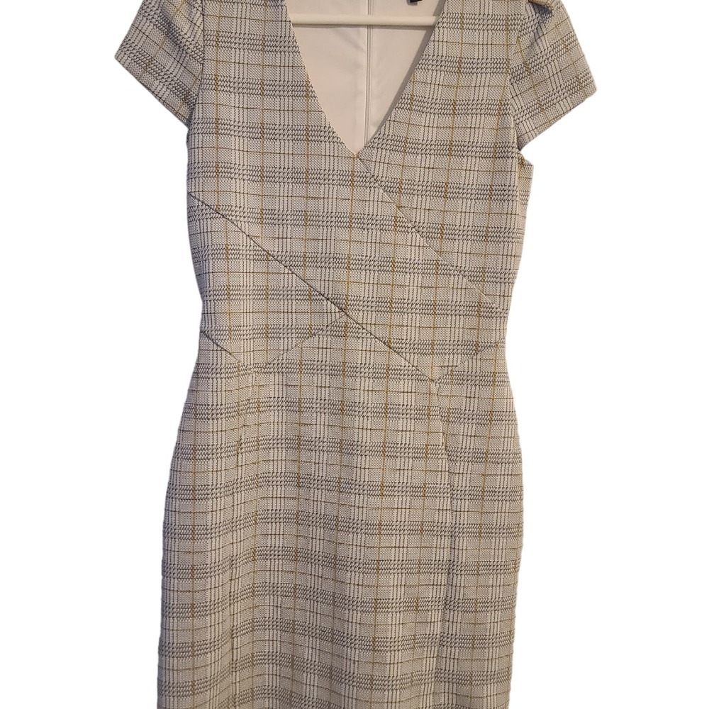 Express Form Fitting Plaid Capped Sleeve Dress V Neck